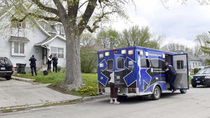 반려견과 놀다 총상 당한 미국 남성 "반려견이 쏜 총에 맞았다"