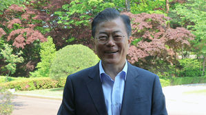 [HOT 브리핑] "국민이 세운 정부, 잊지 않겠다"…1주년 소감 밝힌 문 대통령