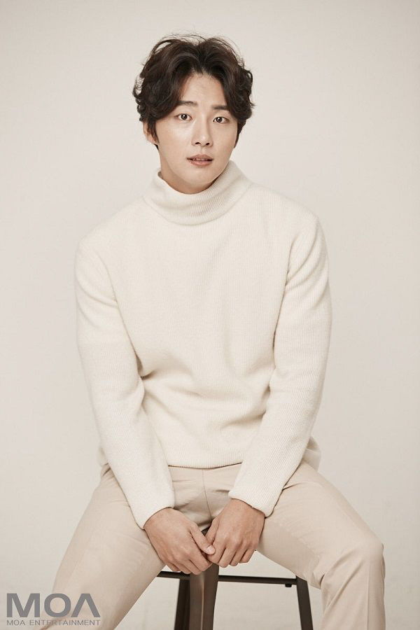 Yoon Si Yoon