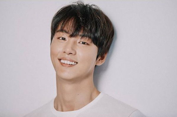 Yoon Si Yoon