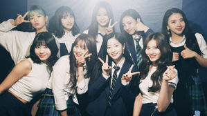 [SBS Star] The Host of a College Festival Apologizes to TWICE for Giving an Offensive Comment