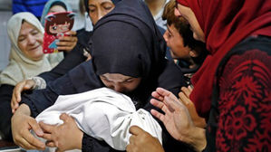 가자지구 8개월 아기 죽음에 긴장&hellip;"이스라엘 최루탄에 질식사"