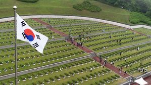 문 대통령 "5·18 광주 딸·누이 삶 짓밟혀…성폭행 진상 규명"