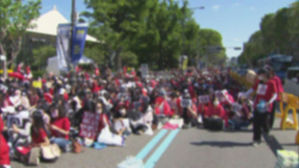 "몰카 수사 편파적" 분노의 빨간 옷…여성 1만 명 항의 집회