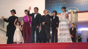 칸 최고상 日 영화감독, 아베 각료 축하 거절…"공권력과 거리"