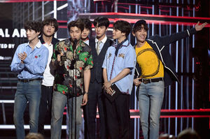 "세계 최고 보이그룹"&hellip;방탄소년단, 2년 연속 BBMA 수상