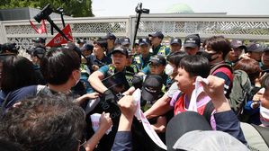 국회 기습 진입한 민주노총, 12명 현행범 체포돼 조사 중