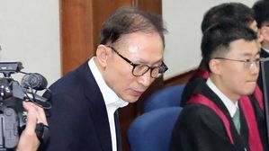 [전문] 이명박 "다스는 형님 회사…삼성 뇌물 혐의는 모욕"