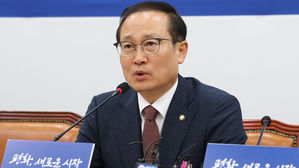 홍영표 "최저임금 인상 속도 조절 필요&hellip;기업 능력도 높여야 성공"