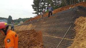 울산서 옹벽 설치 중 토사 무너져&hellip;1명 사망&middot;2명 부상