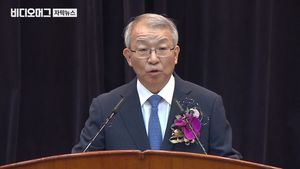 [단독] 양승태 전 대법원장, 조사 거부…강제 수사 불가피