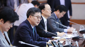 김동연 "울산 동구, 거제, 목포 등 5곳 산업 위기대응 지역 지정"