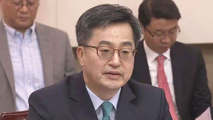 김동연 주재 회의에 靑 수석 참석&hellip;'패싱' 논란 수그러들까