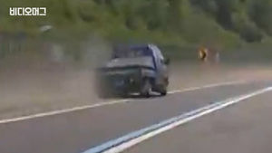 '쿵, 쿵, 쿵' 세 번의 고의 사고로 의식 잃은 운전자 구한 '또 한명의 의인'