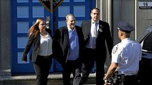 '미투 촉발' 와인스틴, 1급 성폭행 혐의로 기소&hellip;"25년형 가능"