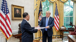 김정은 친서 봉인 해제…어떤 내용 담겼을까