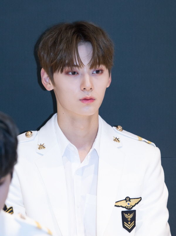 Wanna One Hwang Min Hyun