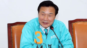 손학규 "'안철수 살아있네' 느껴&hellip; 김문수 단일화 결단해야"