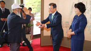 문 대통령 "보훈가족 눈물 안 흘리게…예산 법령 핑계 안 대겠다"
