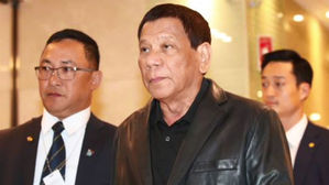 [오!클릭] 속 보이는 셔츠 입고 회담? 두테르테 '맘대로 패션'