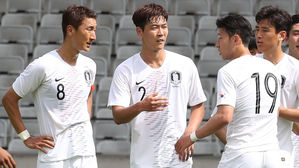 정우영-손흥민 경기 중 '불화설' 논란&hellip;"오해다"