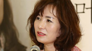 경찰, 이재명 '여배우 스캔들' 공지영 참고인 신분 조사