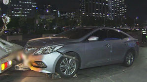 美 대사관 승용차 돌진 공무원 "과대망상 앓아…미국 가려고"