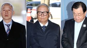 靑에 보낸 특활비, 뇌물인가…전직 국정원장들 이번 주 선고