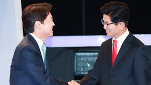 金&middot;安 단일화 없이 마이웨이&hellip; '안찍박' '김찍박' 공세