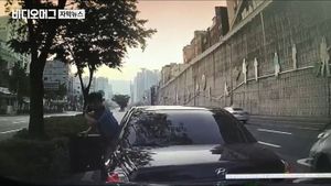 주행 중 의식 잃은 운전자…'고의 사고'로 막은 경찰관