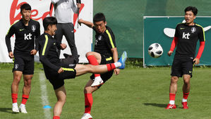 전훈 평가전 1무 1패-무득점에 '부상 악재'까지