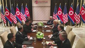 트럼프·김정은, 단독·확대 정상회담 종료…약 140분간 '담판'