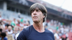 브라질 언론 "독일 뢰프 감독 7-1 세대 끌어안고 퇴장 위기"