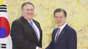 문 대통령, 폼페이오 접견…NSC 전체회의 주재