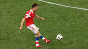 [영상][러시아 : 사우디] 경기 종료 직전! 사우디를 완전히 압도하는 러시아의 프리킥 쐐기골!