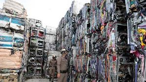 베트남 이어 태국도…中 수입금지에 폐기물 야적장 된 동남아