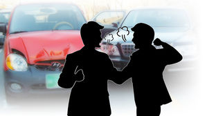 '차가 뭐기에' 주차 단속원 차로 치고, 시비하다 흉기에 다치고