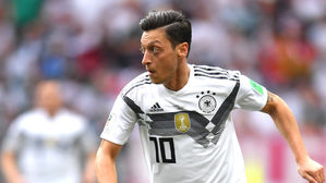 외질, 독일 축구대표팀 은퇴 선언&hellip;"인종차별 못 참아"