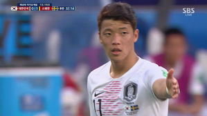 [영상][대한민국 : 스웨덴] 공세적으로 전환하라! 침투패스 시도하는 김영권