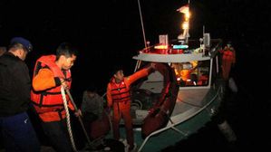 인니서 관광객 태운 여객선 침몰&hellip;최소 1명 사망&middot;수십 명 실종