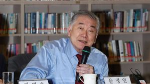 문정인 특보 "킬체인 등 3축 체계 주축 국방개혁 2.0 재검토 필요"