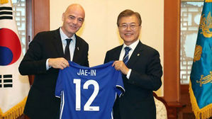 문 대통령, 멕시코전 직접 관람…대통령 원정 응원은 처음