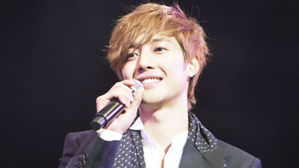 [SBS Star] Kim Hyun Joong Renews Contract with His Agency