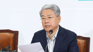 김동철 "조국 라인 우려…대통령 무소불위 검찰 인사권 제한해야"