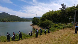 강진 여고생 실종 일주일…'골든타임' 앞두고 주민도 수색 동참