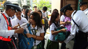 '마약과의 전쟁' 필리핀, 4학년 이상 불시 마약검사 추진