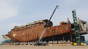 '5명은 어디에&hellip;'똑바로 선 세월호, 미수습자 수색 '시작'