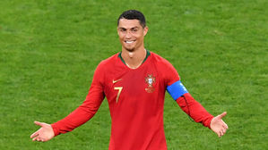 "대표팀에 남아줘!"…호날두 붙잡는 포르투갈 감독