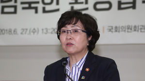 [취재파일] 환경부장관, '시한부'일까 '구사일생'일까