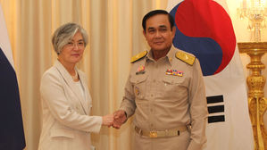 강경화, 태국 방문&hellip;한반도 평화 구축&middot;신남방정책 협력 요청